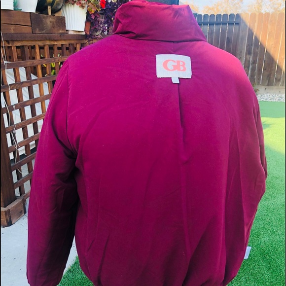 Woman’s Jacket - Picture 3 of 7